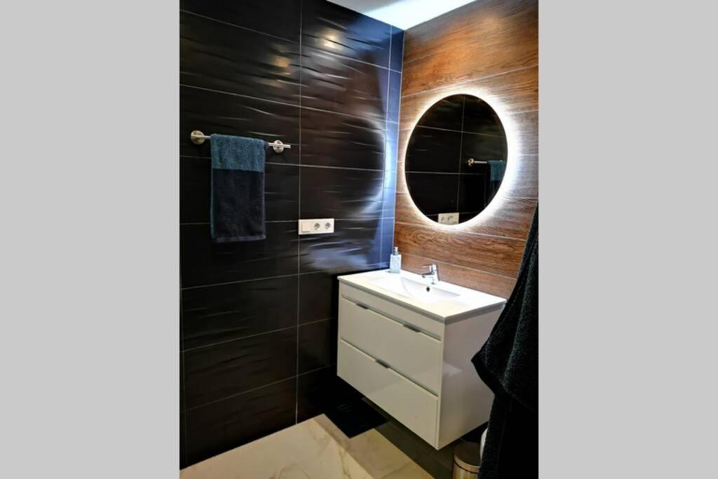 Black Sun. Modern Penthouse In Torrevieja Exteriör bild